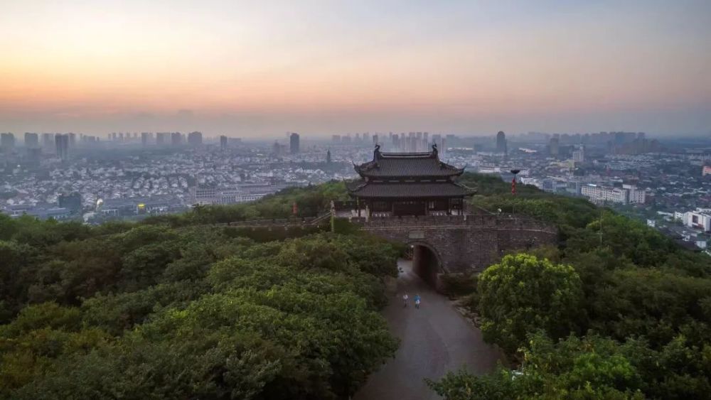 雨 水 已 至 静 待 花 开 根据上级精神, 常熟虞山尚湖风景区(含宝岩