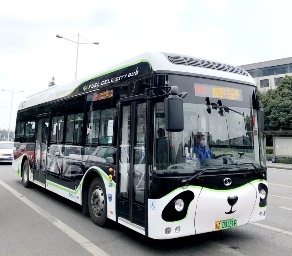 东方电气100辆氢燃料公交车全部跑起来