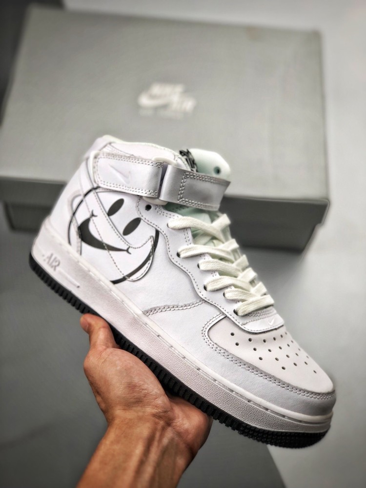 af1 空军一号纯白中帮笑脸开箱测评!