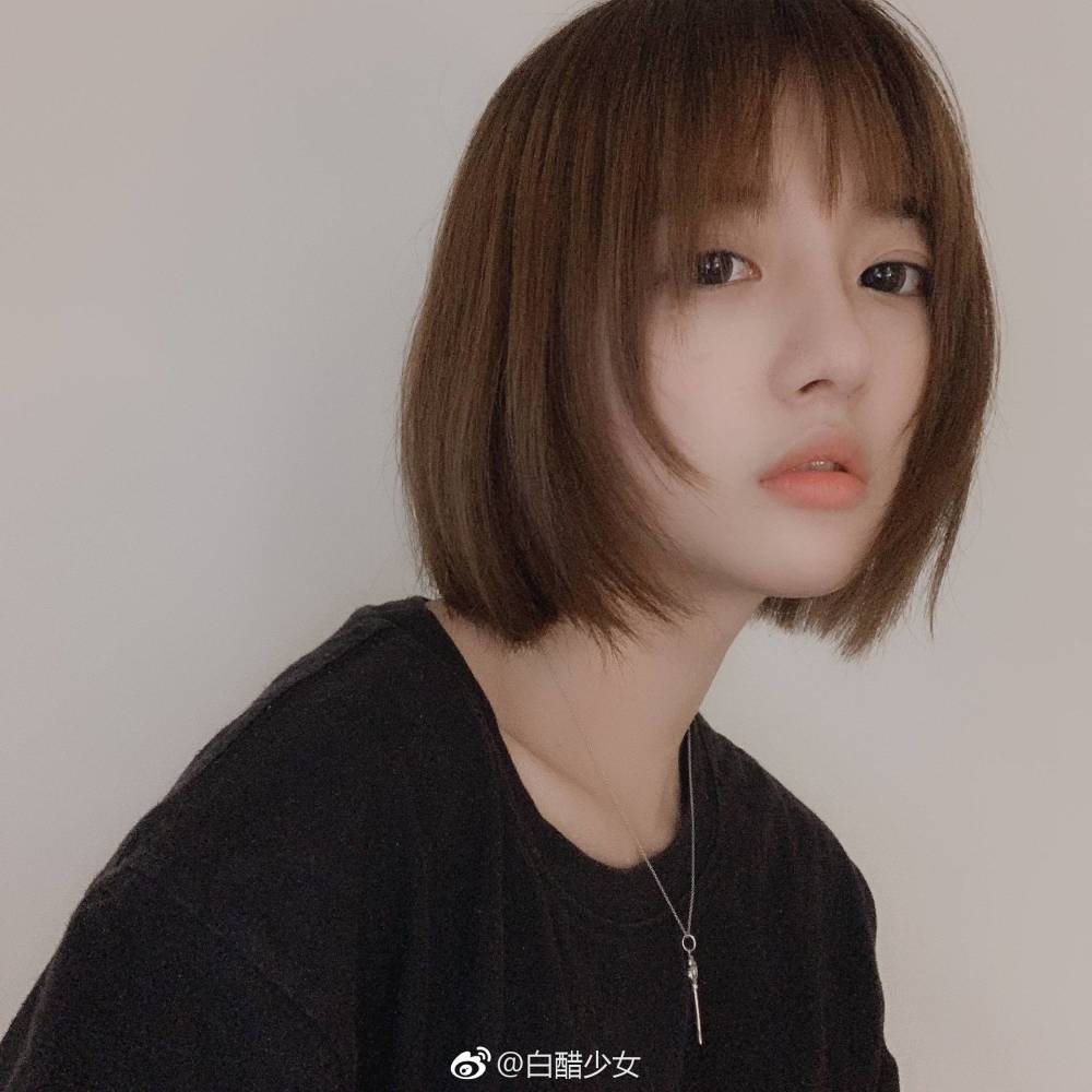 短发女生头像,黑衣假小子帅气又可爱