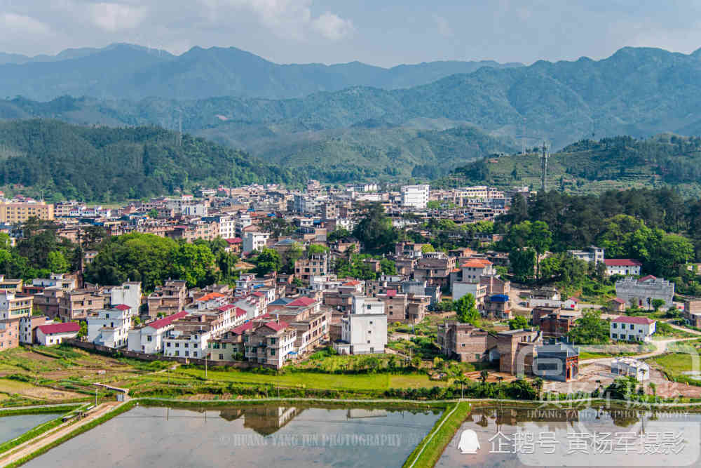 江西于都小溪如画的风景,蓝天白云美丽的家园,小溪人亲切的家乡