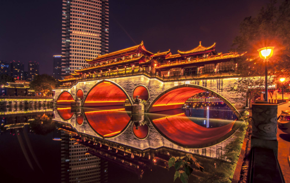 中国排名前三的网红城市,重庆第1成都第3,第2名你想不
