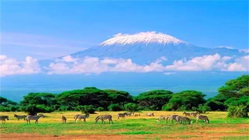 乞力马扎罗山位于坦桑尼亚东北部 是非洲最高的山脉 乞力马扎罗山地理