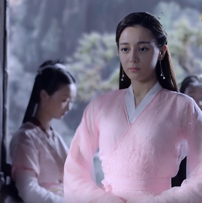 凤九的大姐和三妹出镜,不愧是凤九的姐妹,分不出谁最美了