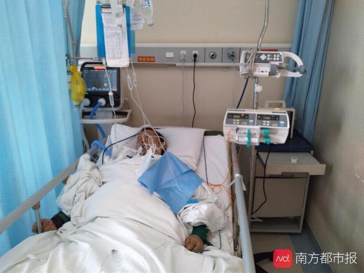 中山一院医疗队进驻武汉协和医院后,迅速收治了50多位患者.