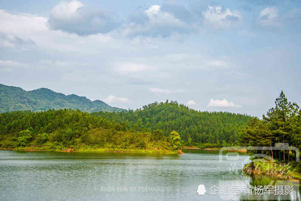 赣州于都梓山镇上蕉水库的绿水青山,远离城市风景优美