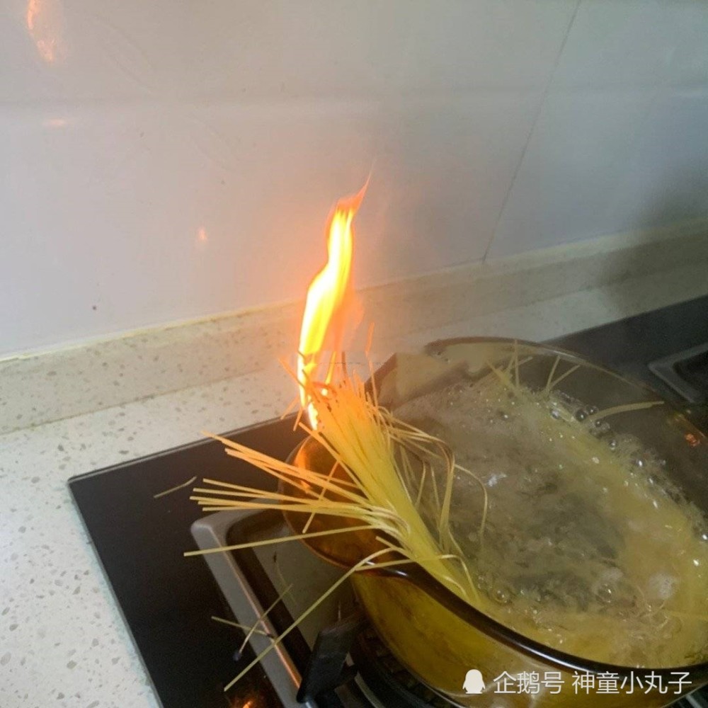 来品品厨艺大型翻车现场,网友:烧菜一时爽,洗锅火葬场