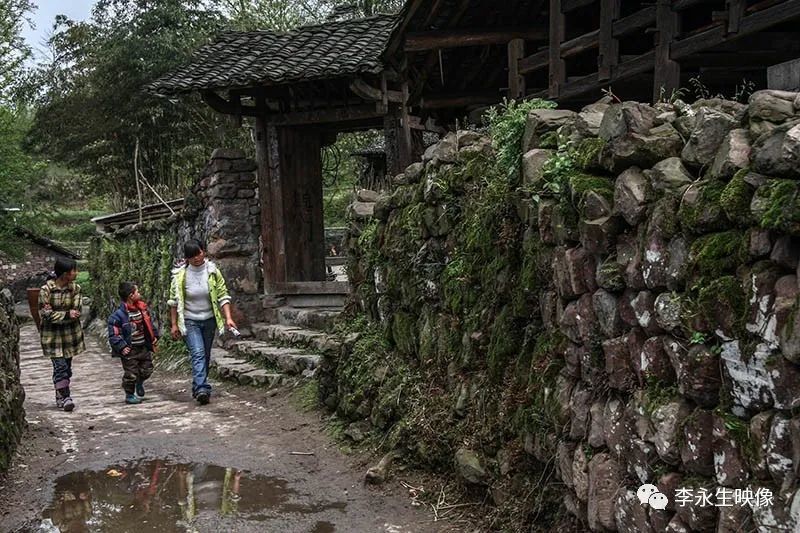 这里是湖南湘西永顺县——万坪镇