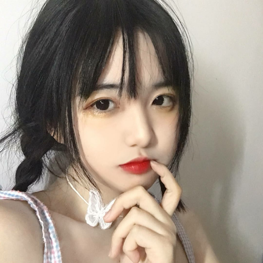 ins风女生头像:愿下辈子做一条鱼,只栖息在你掌心!