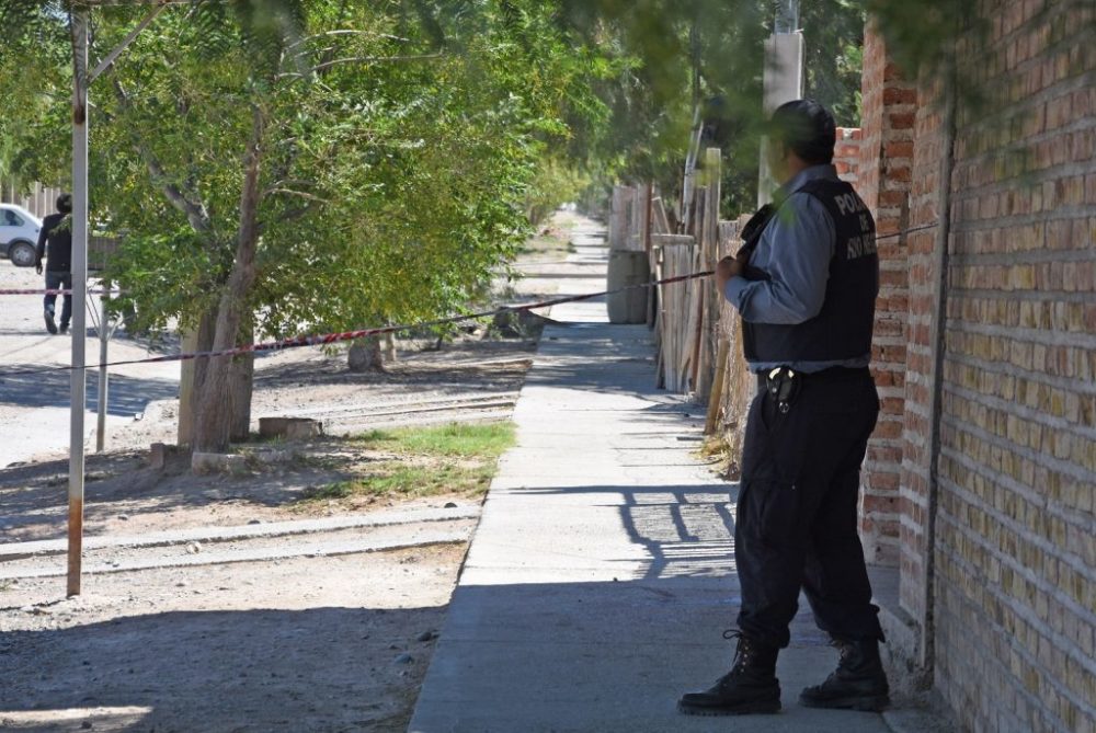 男子神秘吊死在家中,手脚均被捆住,现场却没留下一丝痕迹