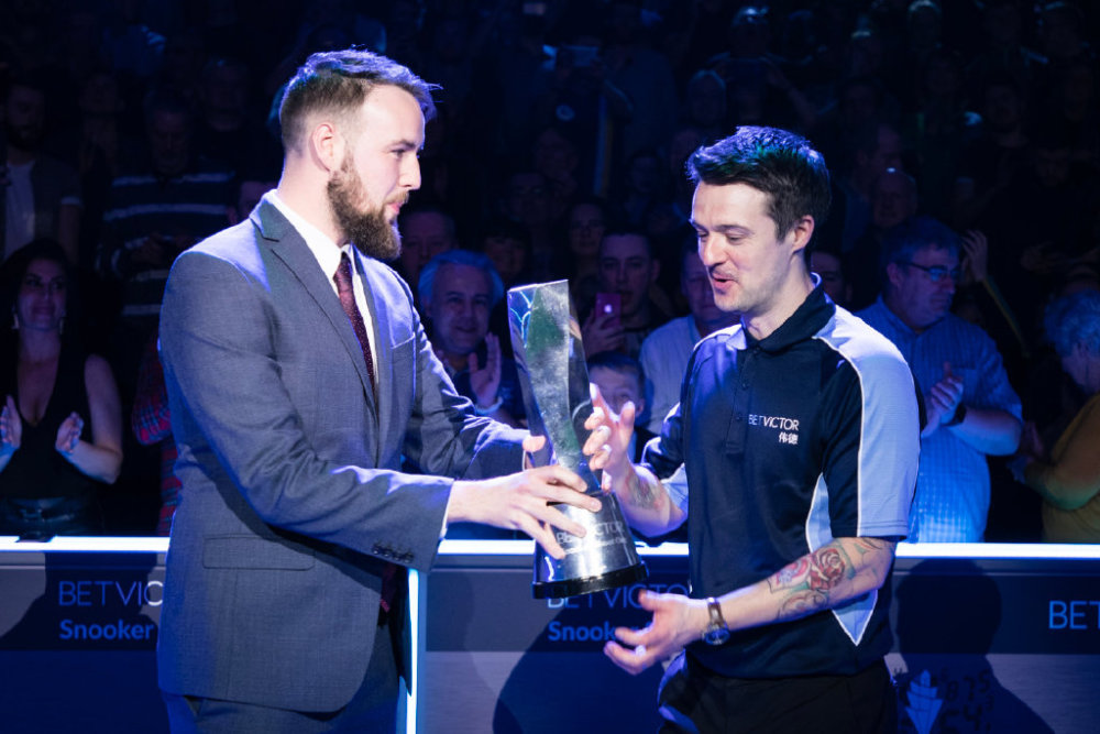 北京时间今天凌晨,斯诺克单局限时赛落幕,英格兰球员迈克尔-霍尔特64