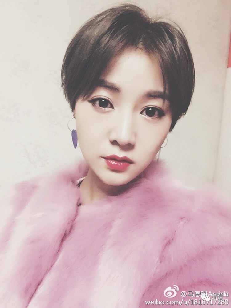 这对双胞胎姐妹整得逆天 看到她们勾起你的回