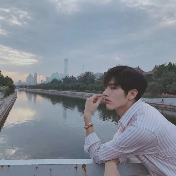 头像,男生头像,壁纸,背景图,聊天背景图