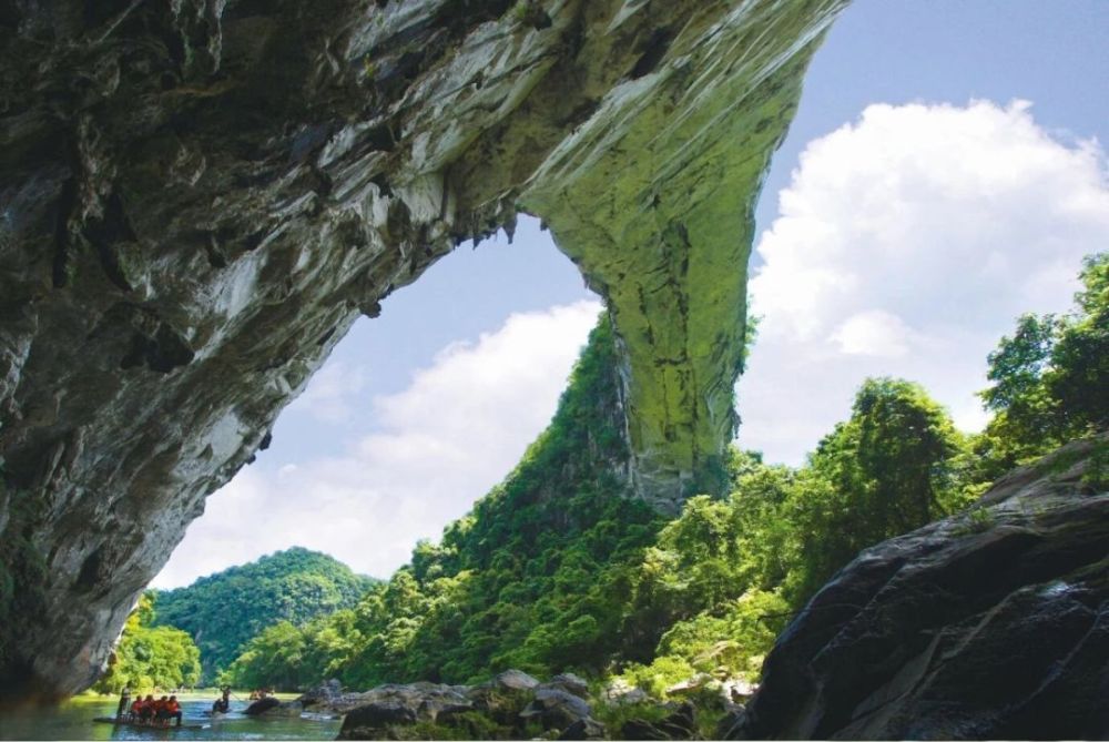 布柳河仙人桥景区