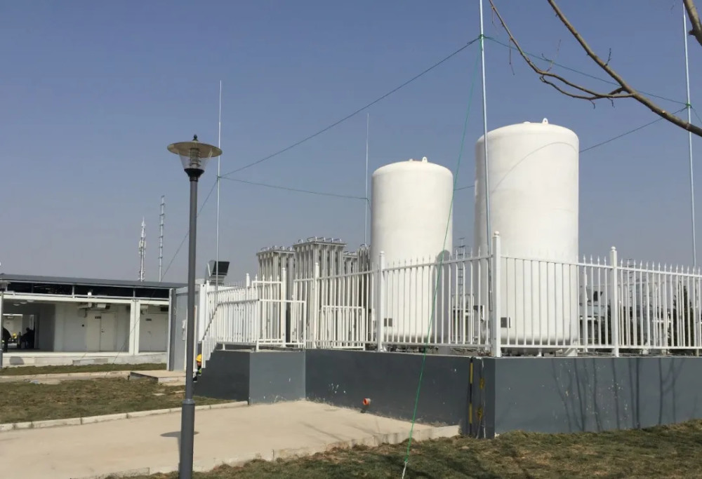 液氧站 污水经过污水处理站严格的污水处理达到排放标准方可排出.