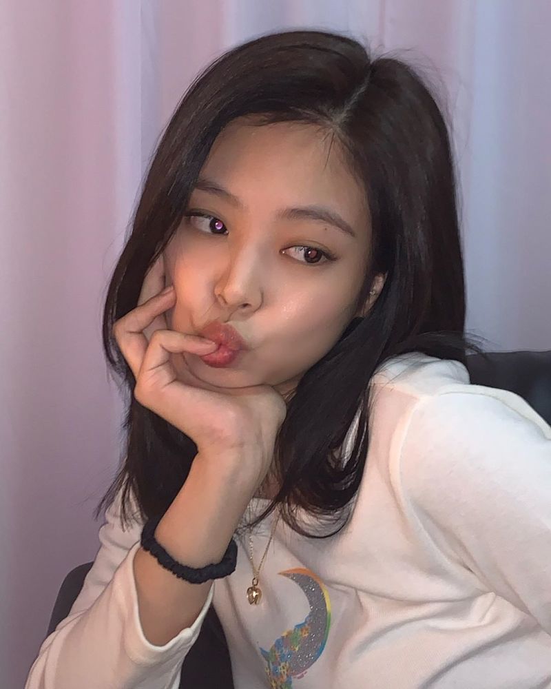 人间香奈儿jennie1月ins照片合集