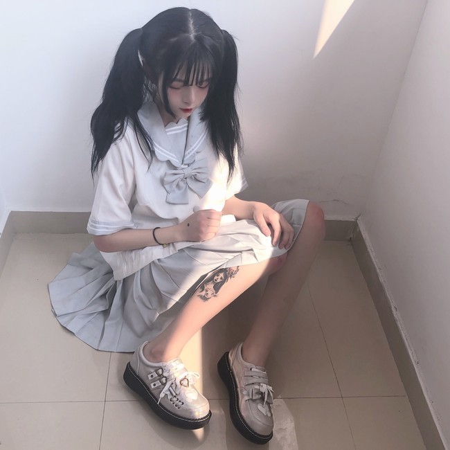 jk制服美少女:学长请你把我拍的可爱一点,因为我很甜