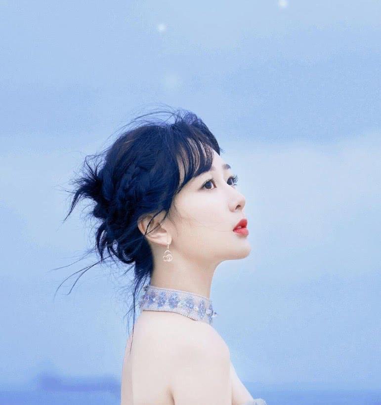 有种"惊艳"叫女神侧脸,李沁高贵,热巴可爱,看见baby:太爱了