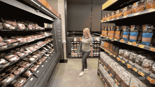 告别扫码付款,亚马逊刚开家超市,拿了东西就可以走