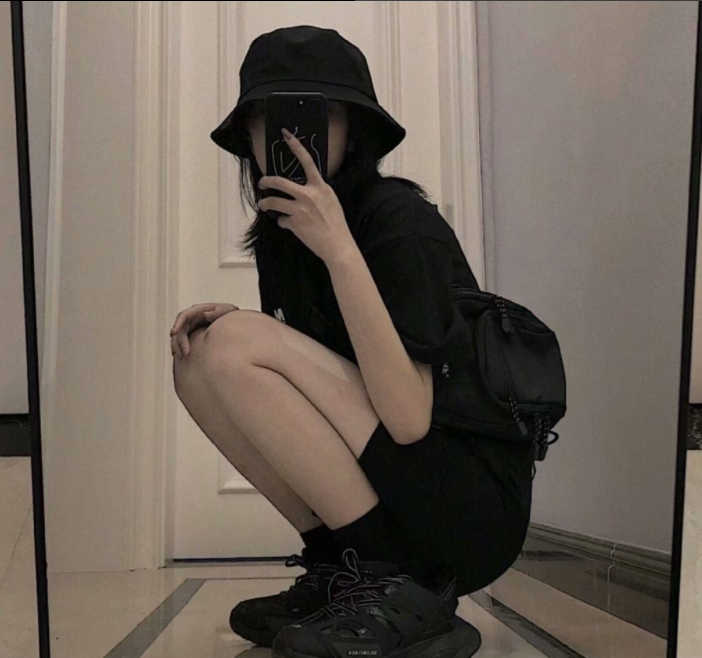 酷女孩·高冷·头像:失去不可怕,怕的是触景而伤情,睹物而思人