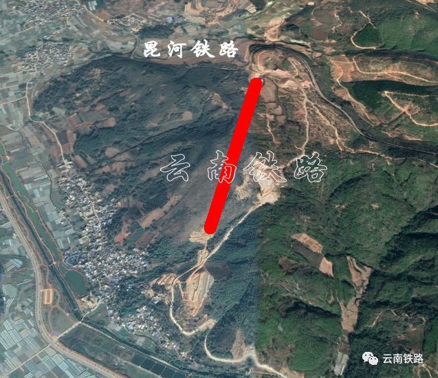 从弥蒙客专开远段沙盘模型可见 玉林山隧道出口接玉林山双线中桥,南洞