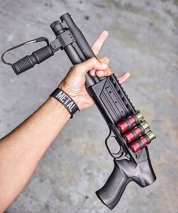 世界上体型最为袖珍的霰弹枪"超级矮个子"霰弹枪