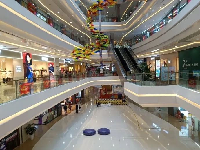 位于南充高坪区的两个大型购物中心——王府井 保利mall 已经复工!