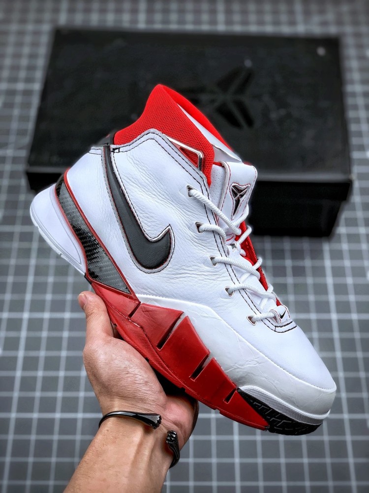 一起梦回科比06年全明星!zoom kobe 1代黑白红鸳鸯开箱测评!