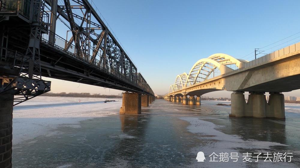 百年铁路,中东铁路哈尔滨松花江大桥
