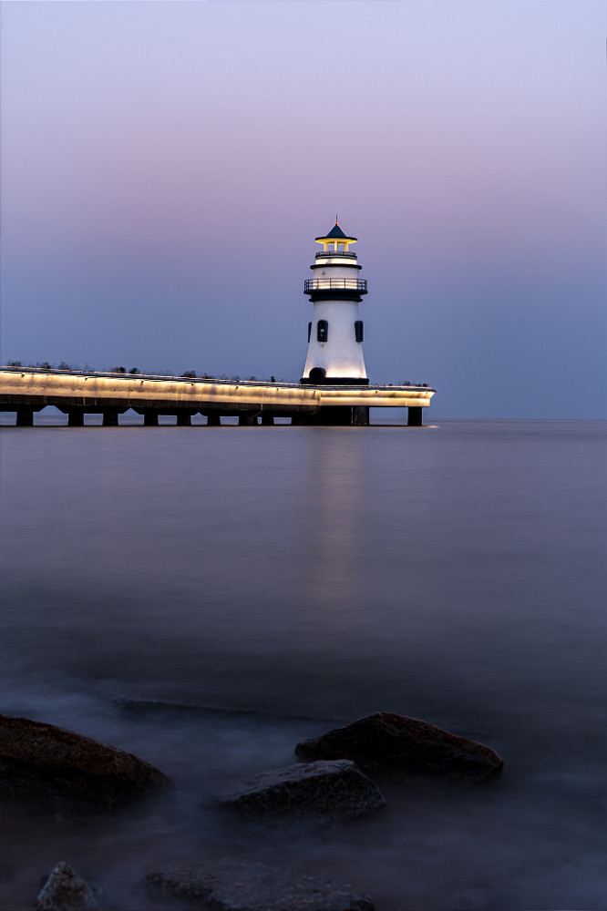 珠海网红打卡点之海滨泳场灯塔夜景