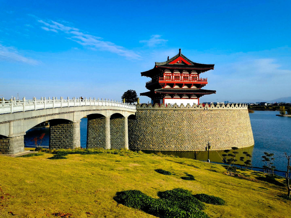 洛阳洛河北岸,风景独好网红打卡景点—瀍壑朱樱塔