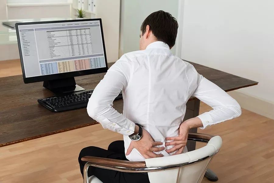 如何缓解因久坐导致的腰背部肌肉酸痛?秘诀竟然是