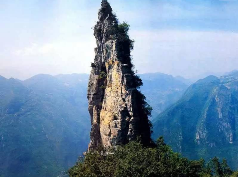 神女峰 诗人舒婷