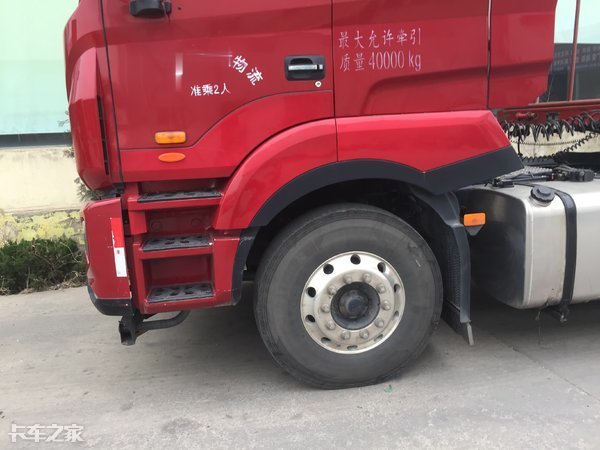 偶遇江淮k5w牵引车,底盘紧凑内饰细致,还带主流轻量化