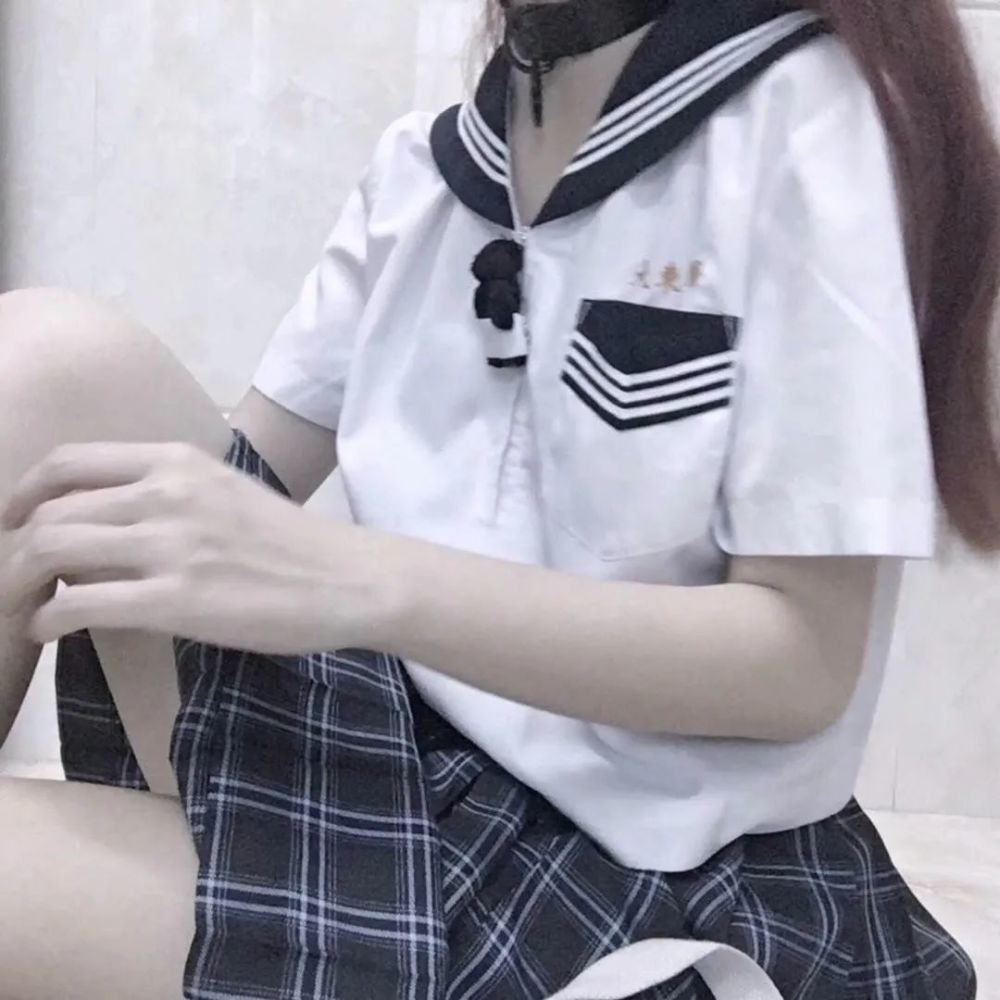 个性头像:jk制服女生头像