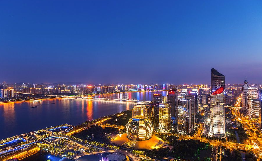 浙江杭州被正式定为特大城市,gdp突破1.5万亿,是你家乡吗