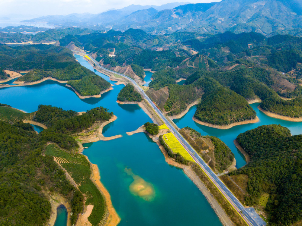 浙江杭州的淳安县,藏着地球上岛屿最多的湖泊,外地人喜欢来出差