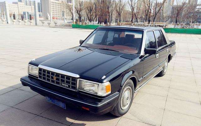 吉林遇到1985款丰田皇冠122,绿标老车证件齐全,车子始终未易主