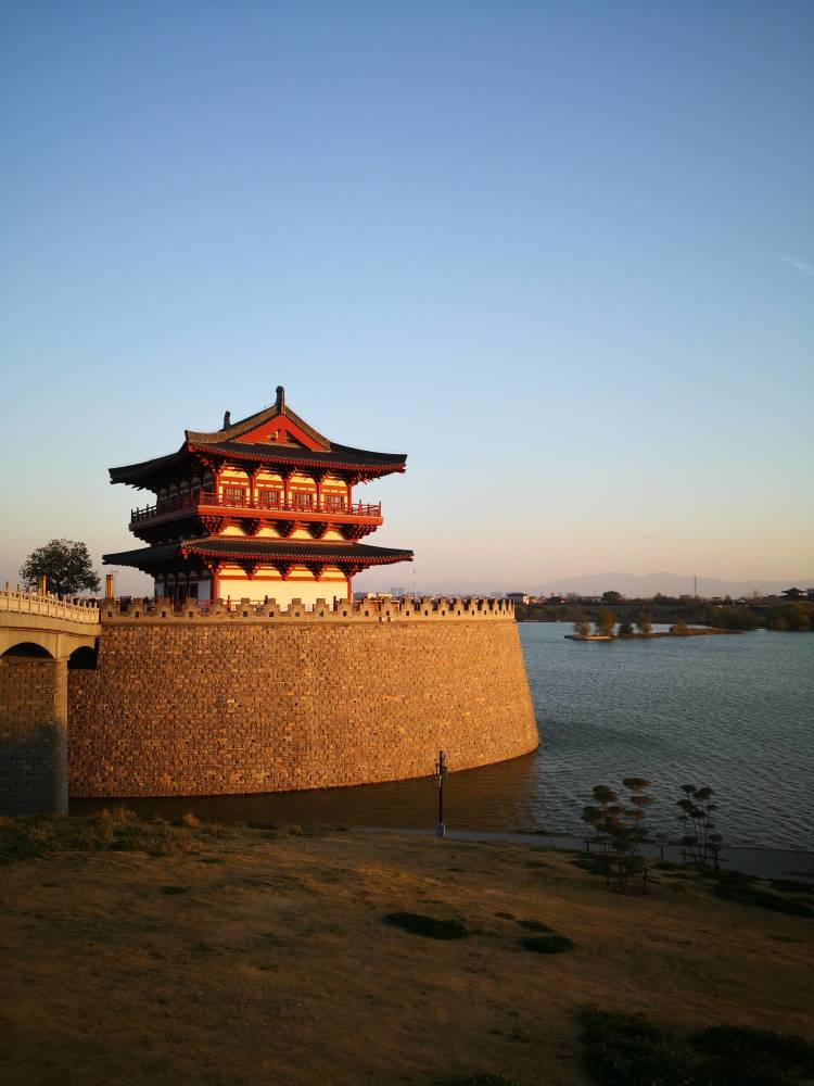 洛阳洛河北岸,风景独好网红打卡景点—瀍壑朱樱塔