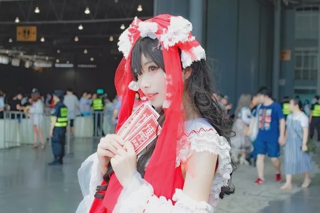 cosplay:《东方project》博丽灵梦@清颜真德秀