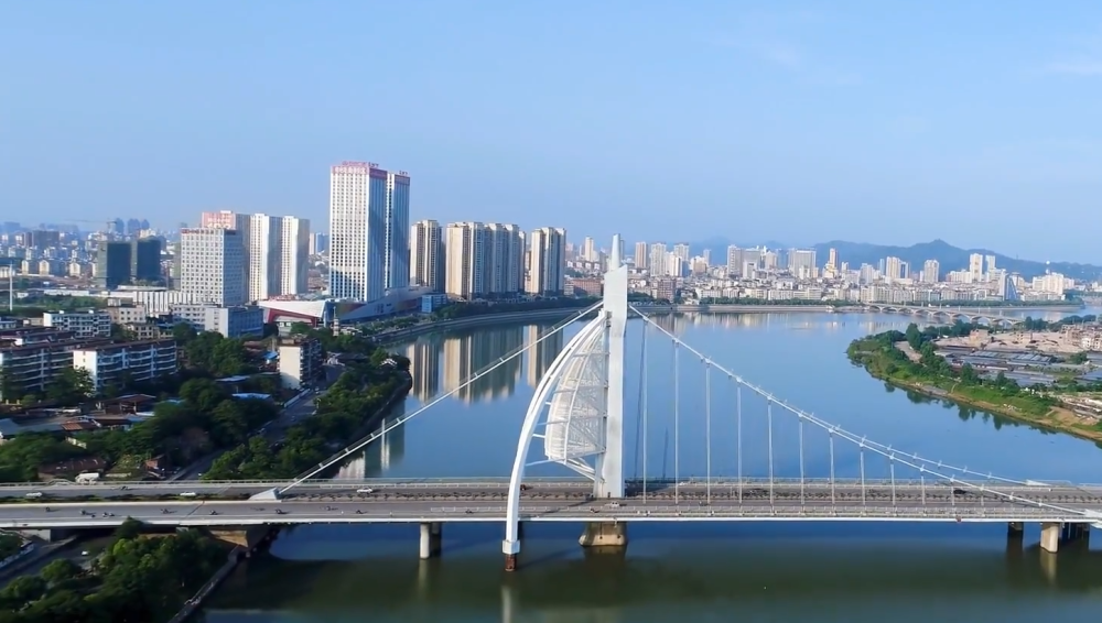 并且2019年上饶的城市经济增长速度过九江等城市,gdp总量在江西排在第