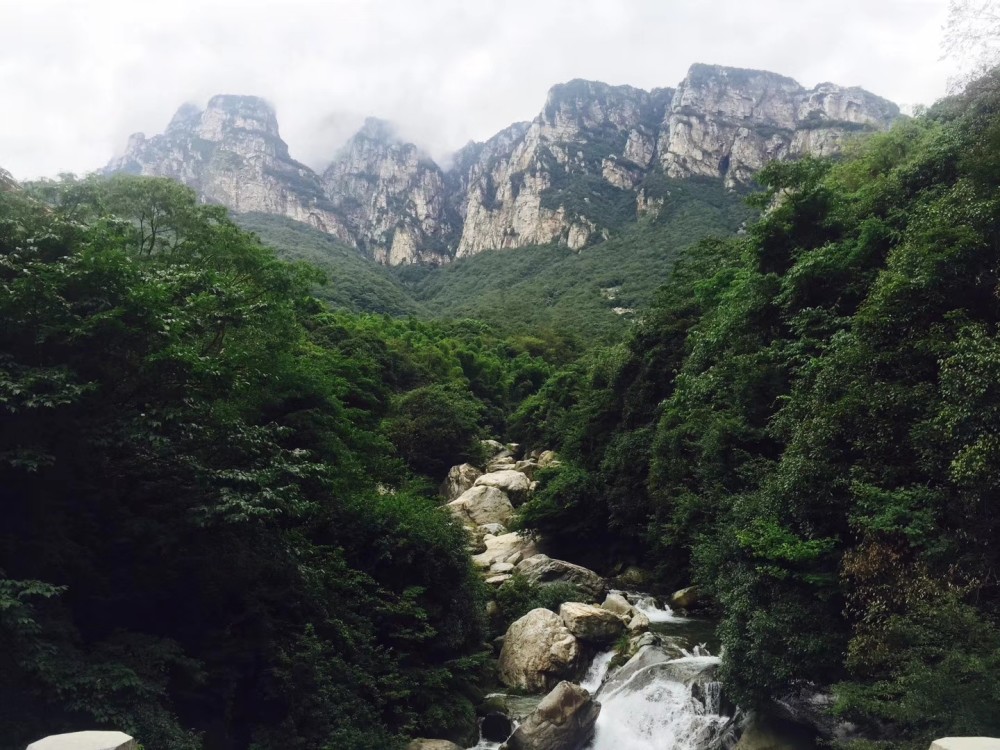 不识庐山真面目,只缘身在此山中