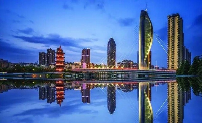 安徽第二大城市,脚踏长江两岸风景优美,发展迅速是合肥最强对手