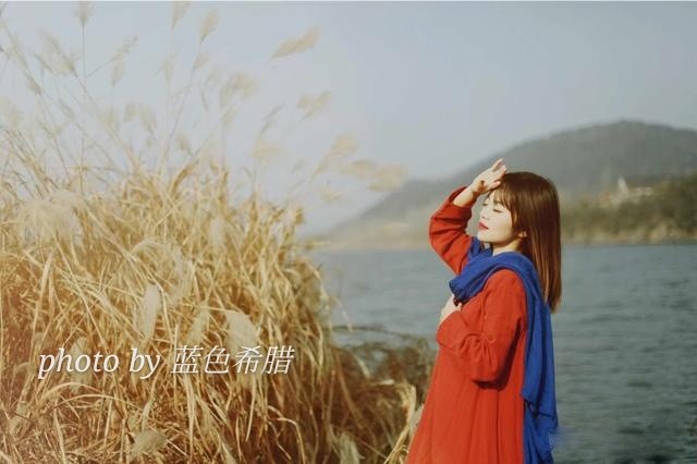怎样拍出与芦苇共美的人像照片?教你几个小技巧,助你拍出好看人像