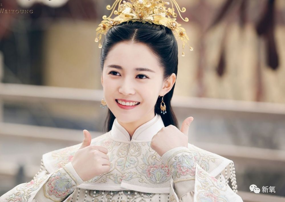 古装女神陈钰琪曾拿35元片酬在剧中当背景板,脸比女主