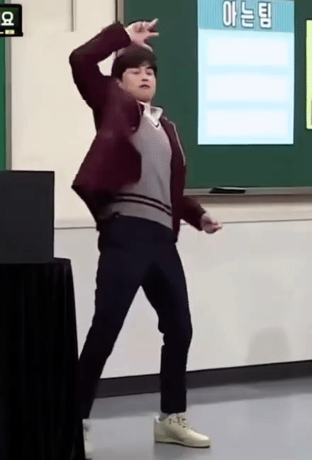 ▼闵京勋演绎的《love shot》,三根手指往下捋