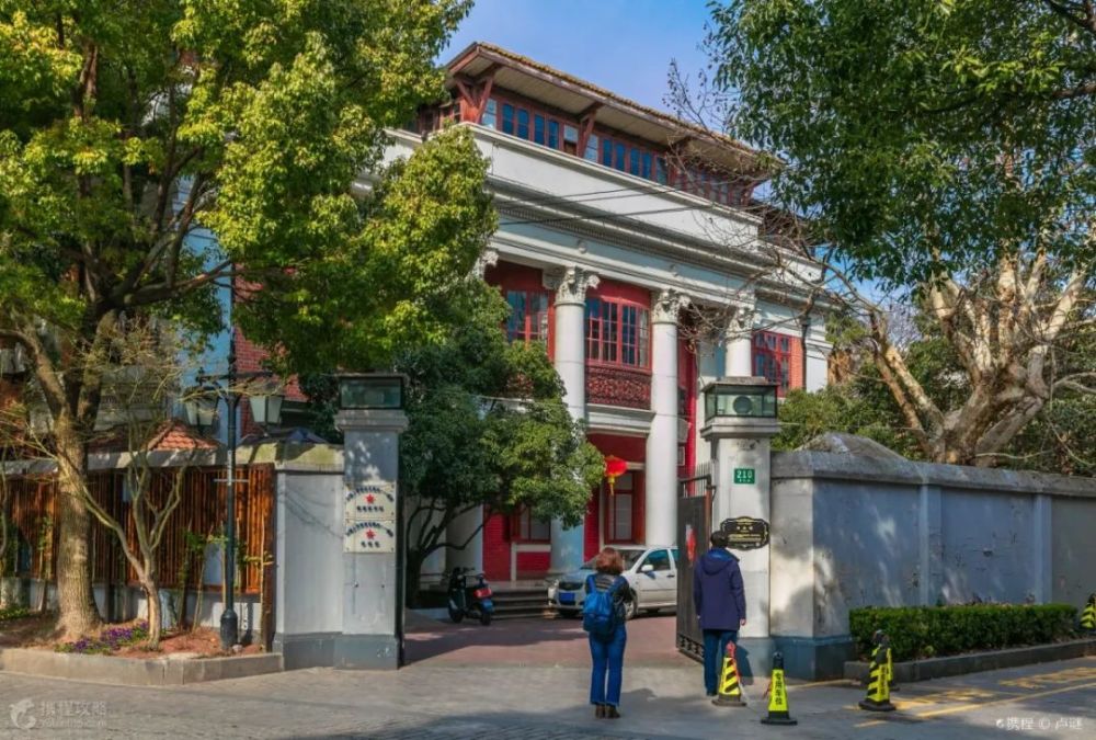 地址:汾阳路150号 复兴路 上海最有情调的马路之一,有许多名人故居与