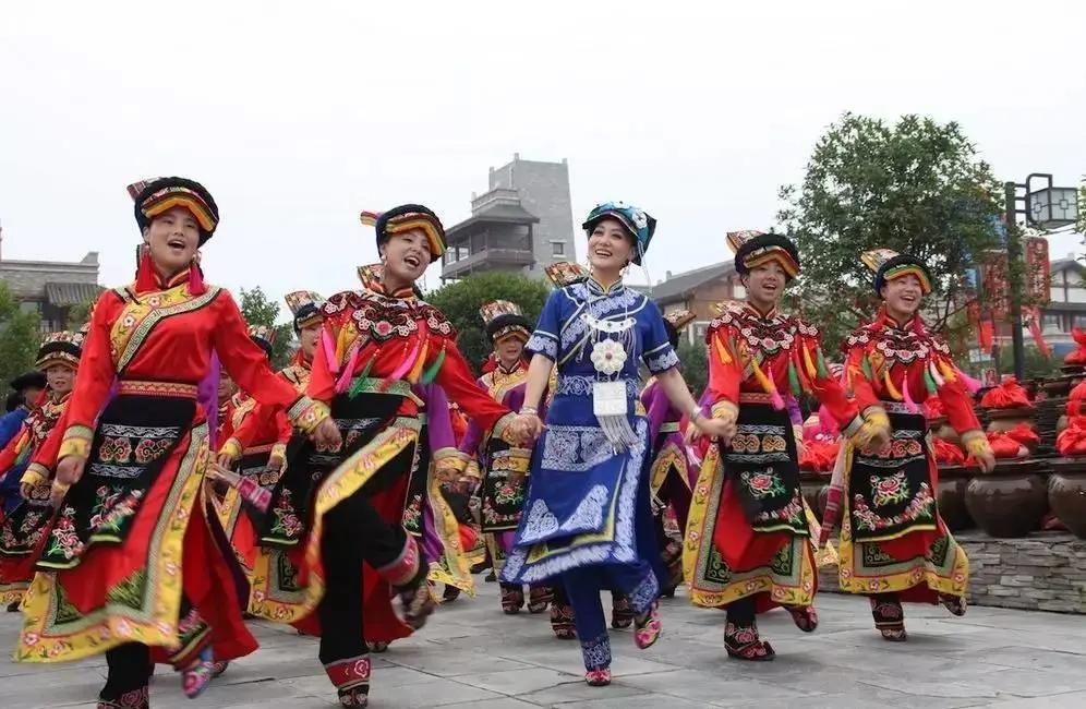 羌族,汶川县,国家级非物质文化遗产,非遗文化,肩铃舞,羌绣