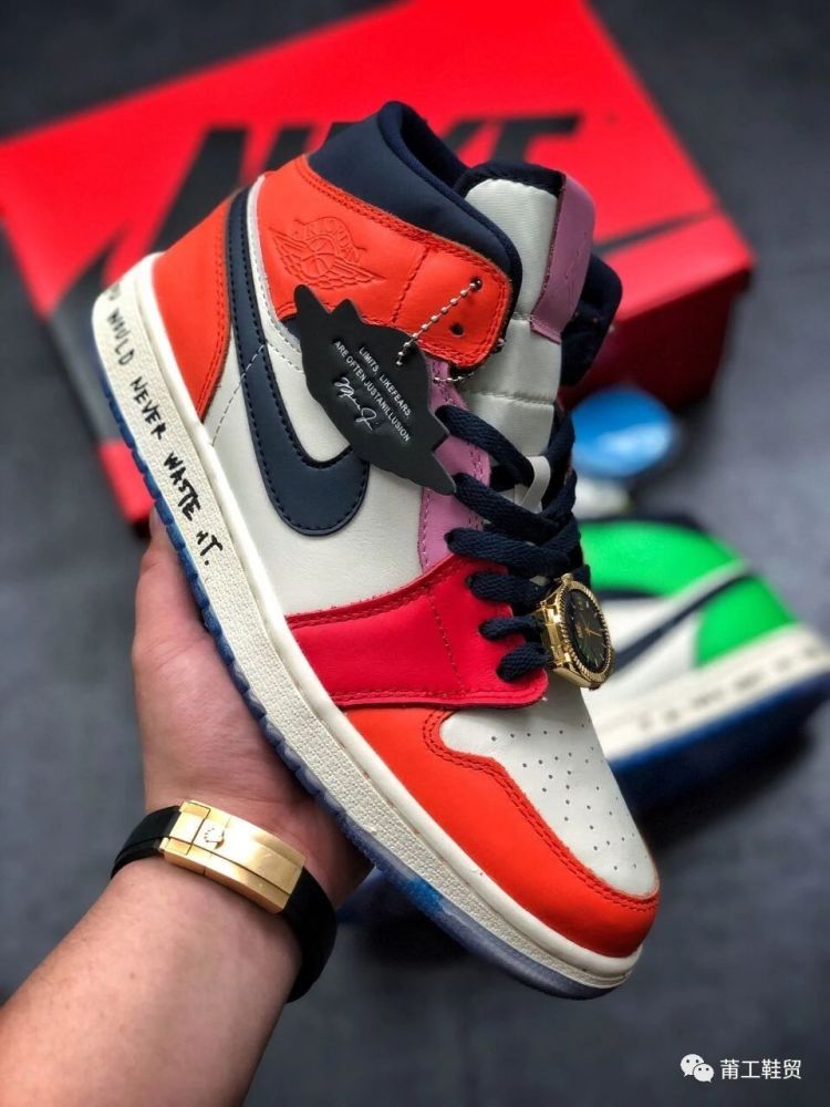 不怕aj不够牛,就怕aj戴上表!air jordan1 mid鸳鸯开箱