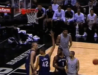 球迷:除了低调,他几乎没有